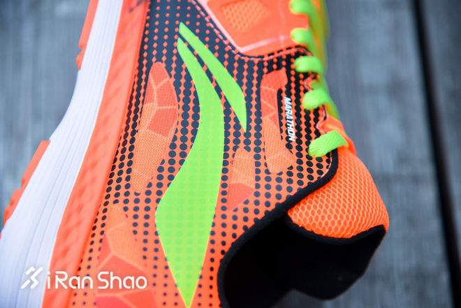 跑鞋 | 跑鞋与跑姿如何修成正果 李宁云马姿势跑法认证版跑鞋评测