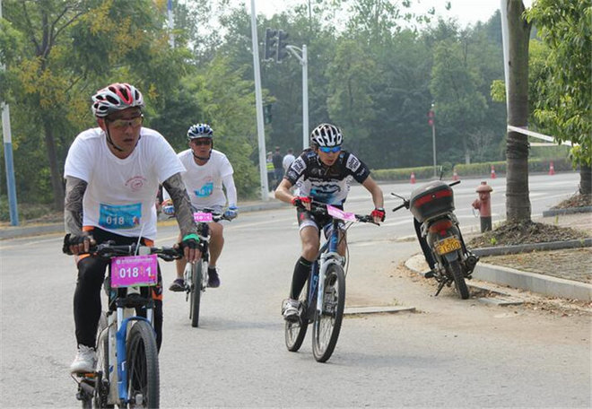 【跑步革命】李宁云马姿势跑法认证版跑鞋评测