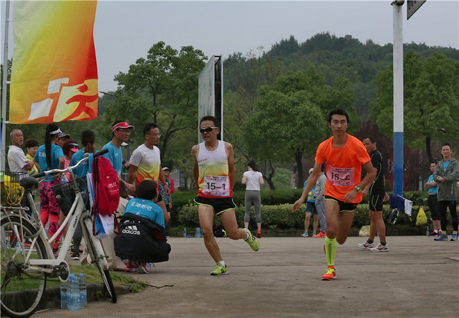 【跑步革命】李宁云马姿势跑法认证版跑鞋评测