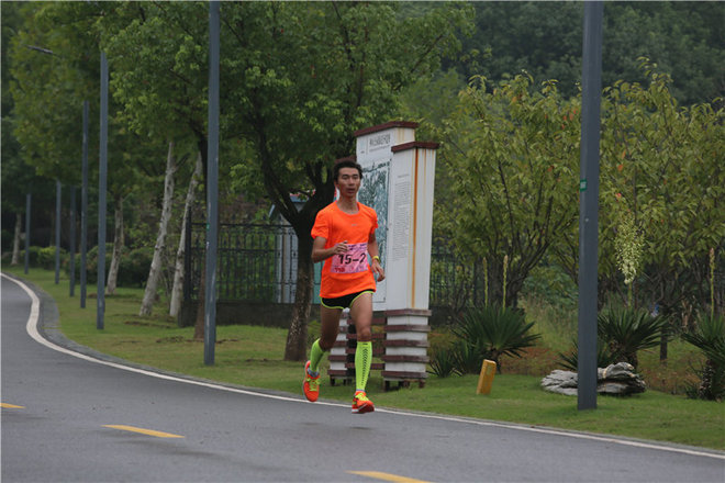 【跑步革命】李宁云马姿势跑法认证版跑鞋评测