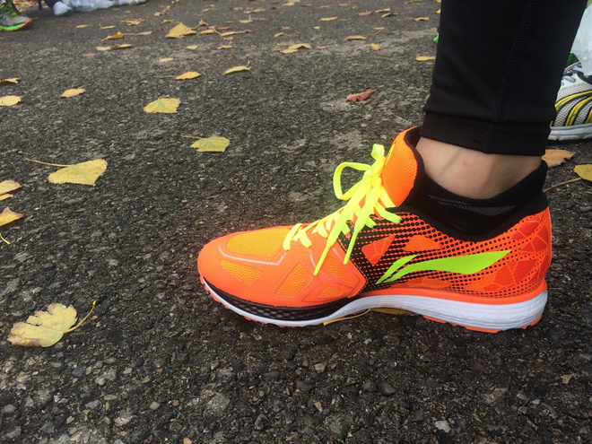 【伴我PB, 伴我飞!】李宁云马姿势跑法认证版跑鞋实战评测