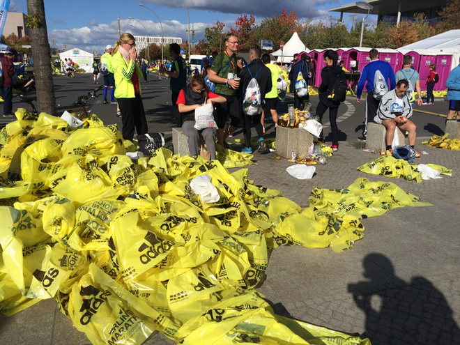 喜欢上马的理由 | 关于马拉松跑者的赛道礼仪，我们从倒霉的小明说起