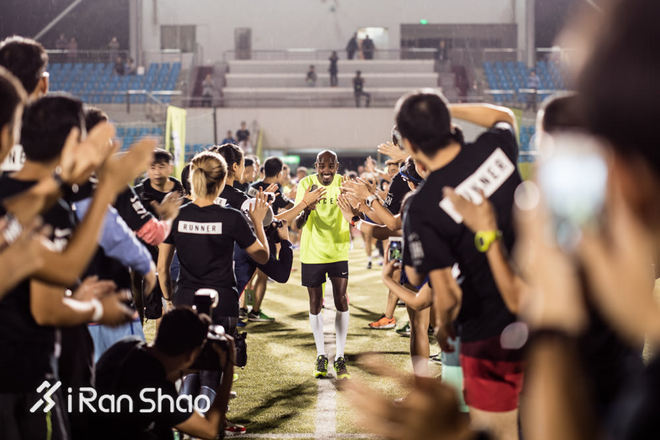 喜欢上马的理由 | 专访莫·法拉 “万米王”的下一场马拉松