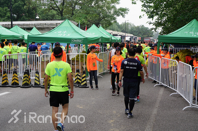 2016南京马拉松：这很南京，这很“依壁雕凿”