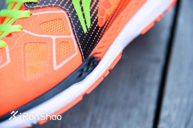 跑鞋 | 跑鞋与跑姿如何修成正果 李宁云马姿势跑法认证版跑鞋评测