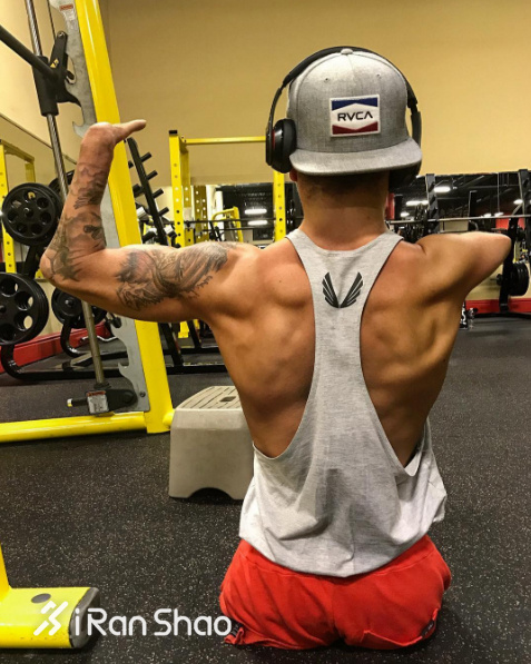 人物 | 他四肢不全却有六块腹肌 那你呢？