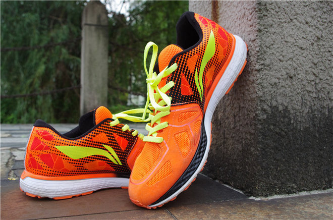 【跑步革命】李宁云马姿势跑法认证版跑鞋评测