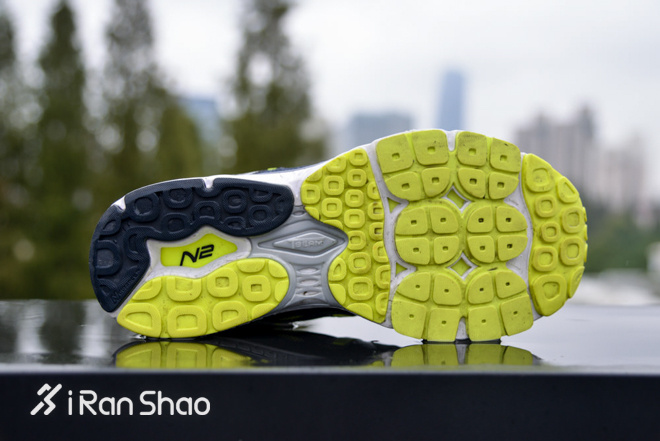 跑鞋 | New Balance 1260 V6 坚如磐石，稳若泰山