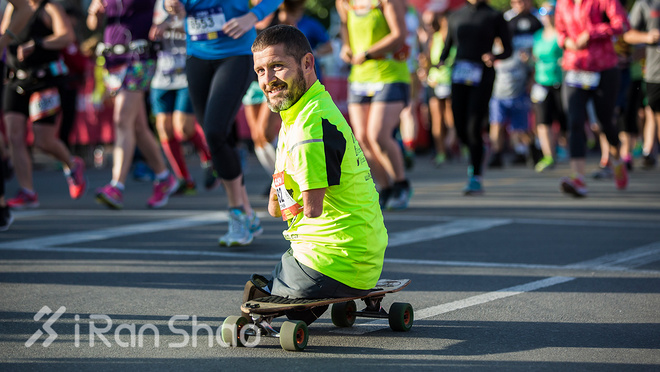 喜欢上马的理由 | 关于马拉松跑者的赛道礼仪，我们从倒霉的小明说起