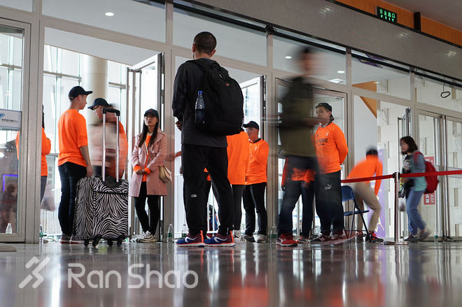 2016南京马拉松：这很南京，这很“依壁雕凿”