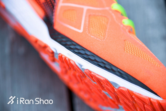 跑鞋 | 跑鞋与跑姿如何修成正果 李宁云马姿势跑法认证版跑鞋评测