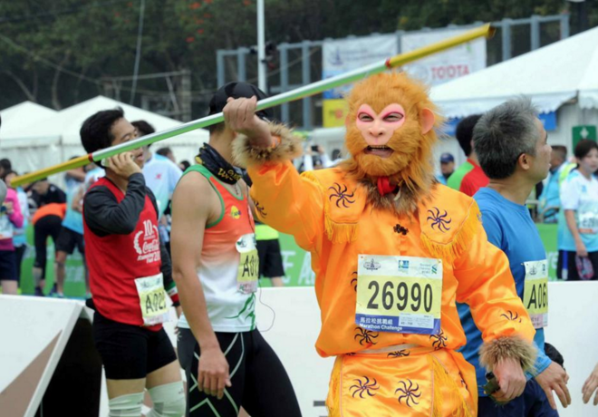 喜欢上马的理由 | 关于马拉松跑者的赛道礼仪，我们从倒霉的小明说起