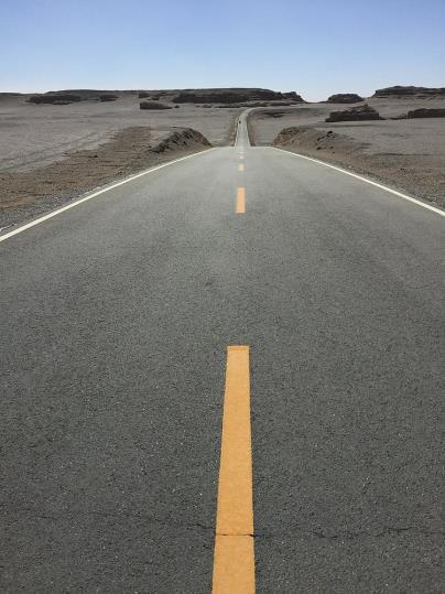 西出阳关，云马作伴 ——李宁云马姿势跑法认证版跑鞋评测