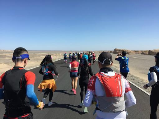 西出阳关，云马作伴 ——李宁云马姿势跑法认证版跑鞋评测