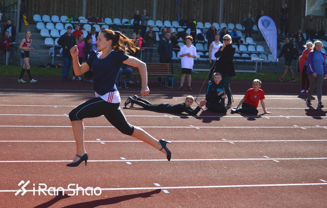 热点 | 穿上高跟鞋一起跑 来啊互相崴脚啊