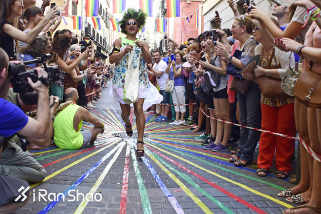 热点 | 穿上高跟鞋一起跑 来啊互相崴脚啊