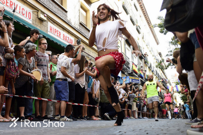 热点 | 穿上高跟鞋一起跑 来啊互相崴脚啊