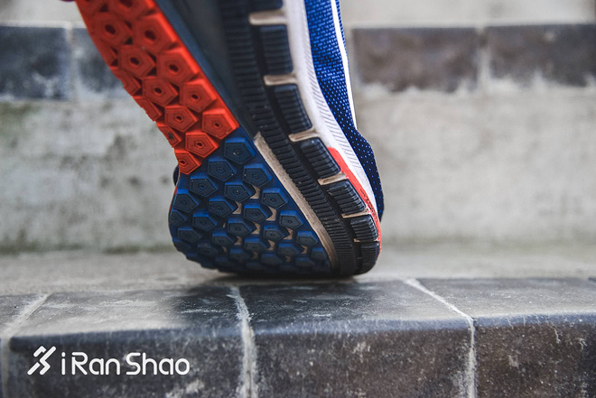 跑鞋 | 我们真的需要稳定跑鞋么 Nike Air Zoom Structure 20深度评测