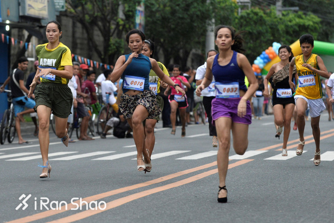 热点 | 穿上高跟鞋一起跑 来啊互相崴脚啊