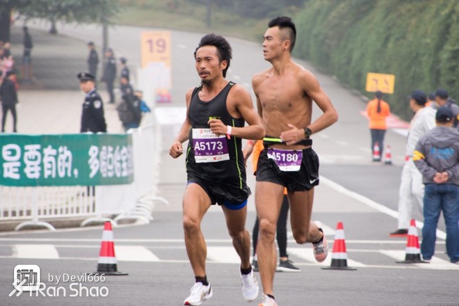 人物 | 陈龙：192斤胖子两年练成上马男子第六