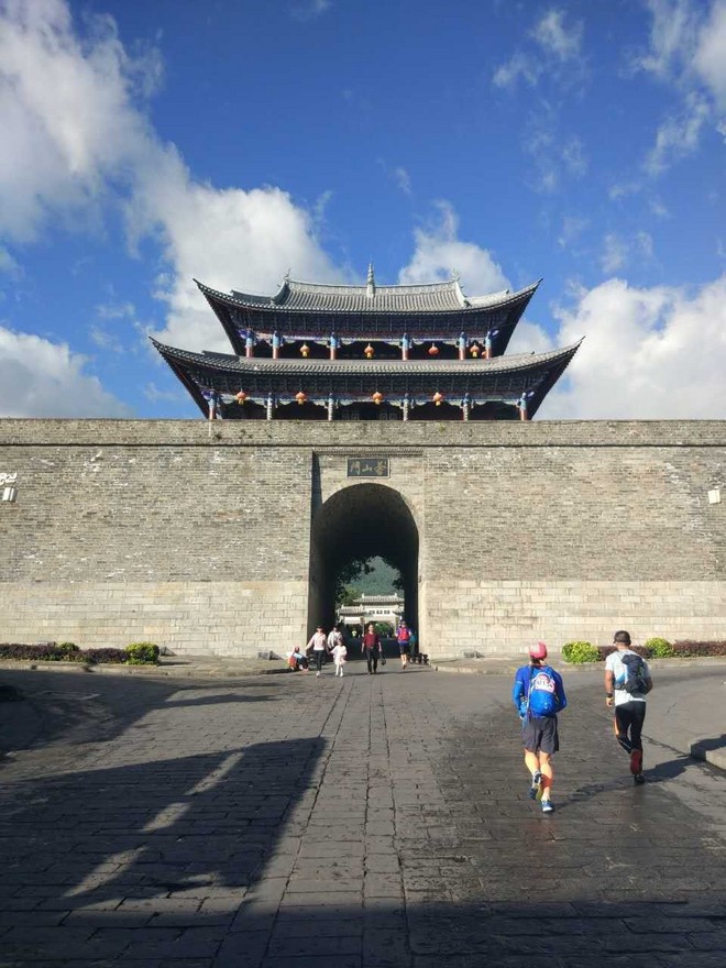 跑者天堂 | 在苍山洱海跑一场风花雪月