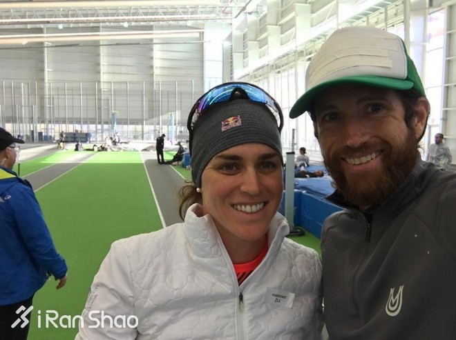 人物 | 他一年跑遍六大马拉松 平均成绩2:31