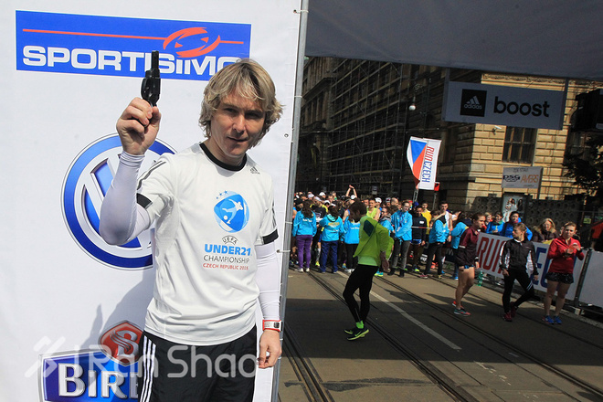 球踢得好的男人，马拉松跑的都不赖