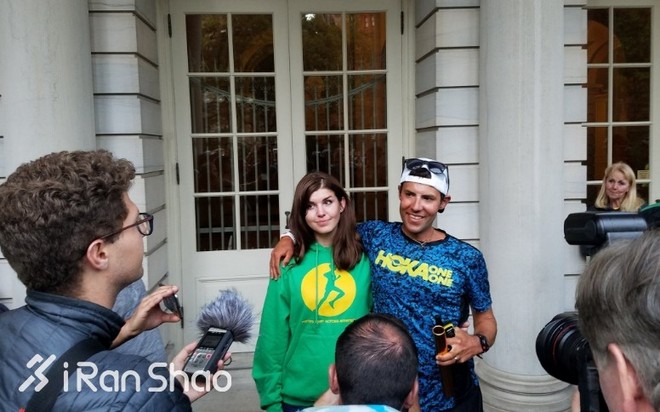 人物 | 他每天跑2.7个全马 仅用42天横穿美国