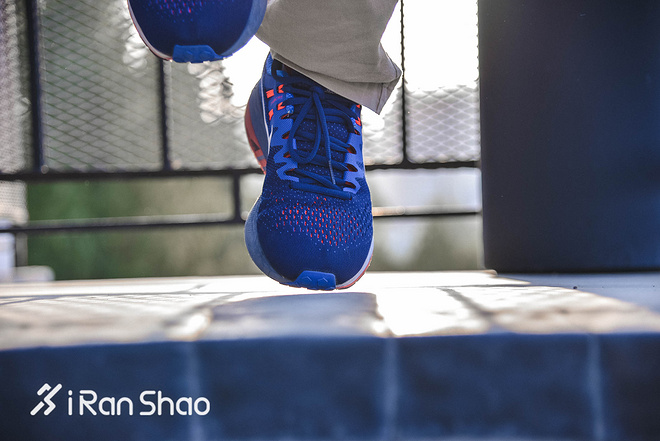 跑鞋 | 我们真的需要稳定跑鞋么 Nike Air Zoom Structure 20深度评测