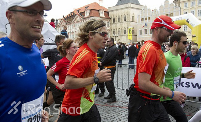 球踢得好的男人，马拉松跑的都不赖