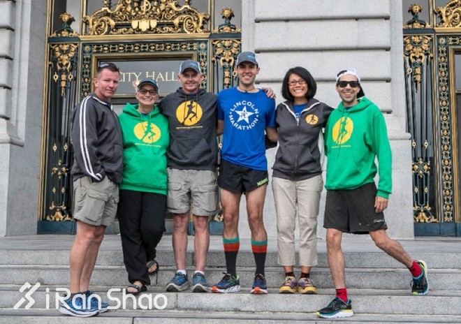 人物 | 他每天跑2.7个全马 仅用42天横穿美国