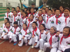 有一种英雄主义是：无论如何，我也会笑着跑到终点