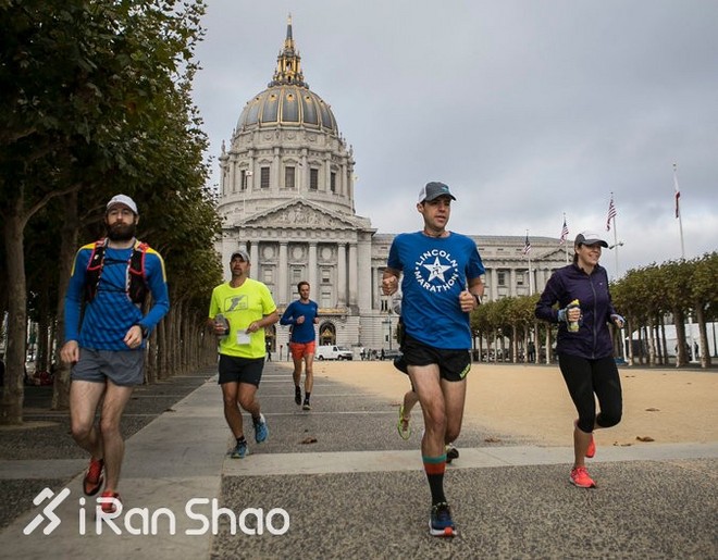 人物 | 他每天跑2.7个全马 仅用42天横穿美国