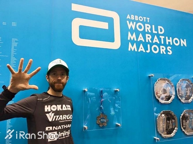 人物 | 他一年跑遍六大马拉松 平均成绩2:31
