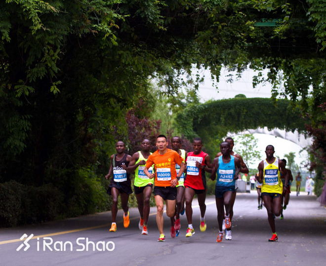 2016爱燃烧年终回顾 | 中国马拉松年度人物