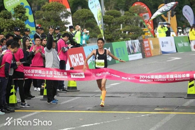 人物 | 昆明马拉松国内冠军杨定宏：田径老兵的最后拼搏