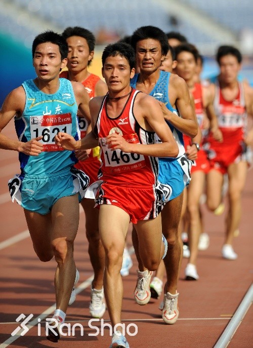 人物 | 昆明马拉松国内冠军杨定宏：田径老兵的最后拼搏