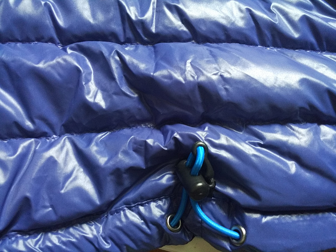 天石V10防水羽绒服——风雨中过暖冬