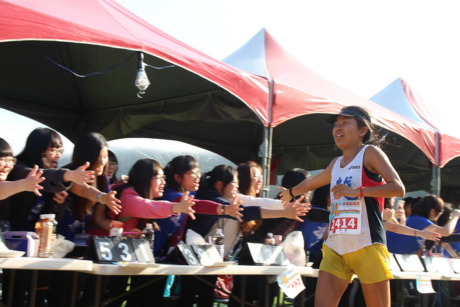 人物 | 2016东吴超马总冠军单盈：跑赢男人的海归女博士