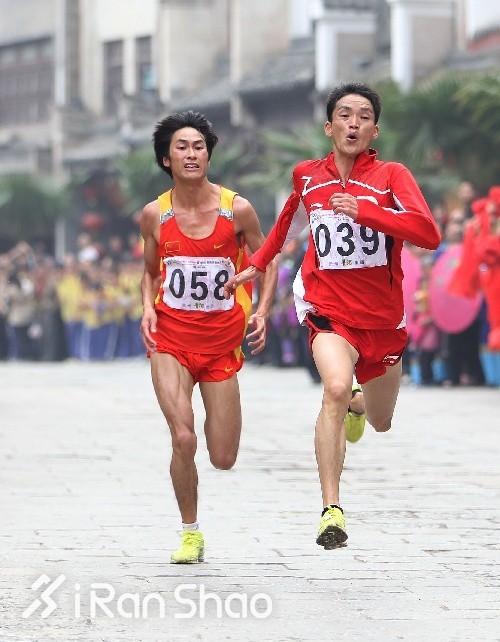 人物 | 昆明马拉松国内冠军杨定宏：田径老兵的最后拼搏