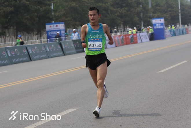 2016爱燃烧年终回顾 | 中国马拉松年度人物