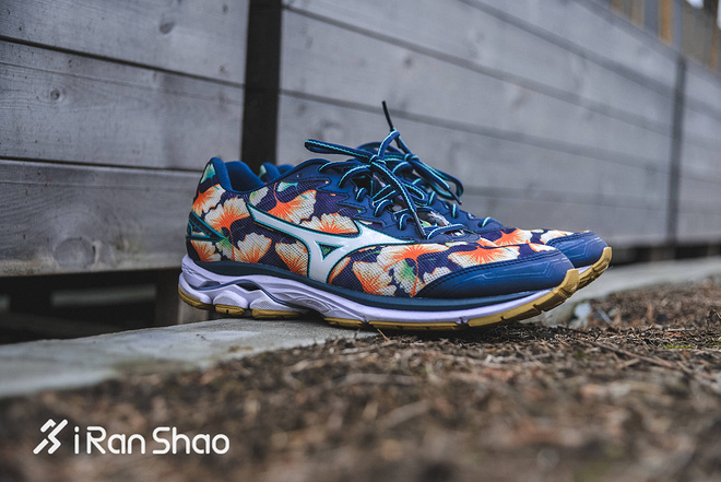 跑鞋 | Mizuno Wave Rider 20 出色脚感 历代最优