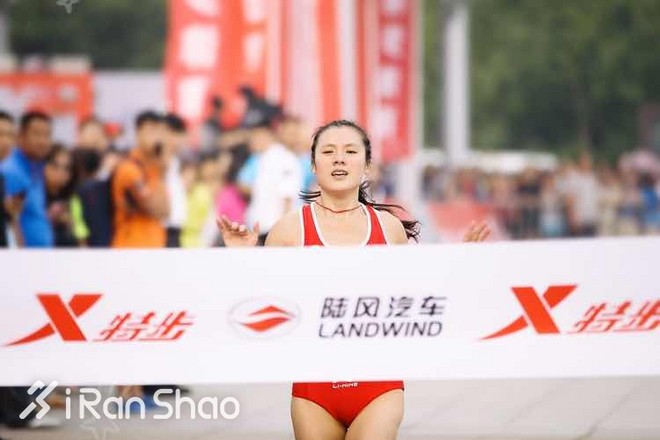 人物 | 来自军营的中国“半马一姐”罗川