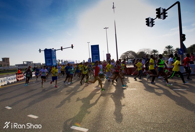 迪拜马拉松 | 摔倒后再度退赛 贝克勒焉知非福？