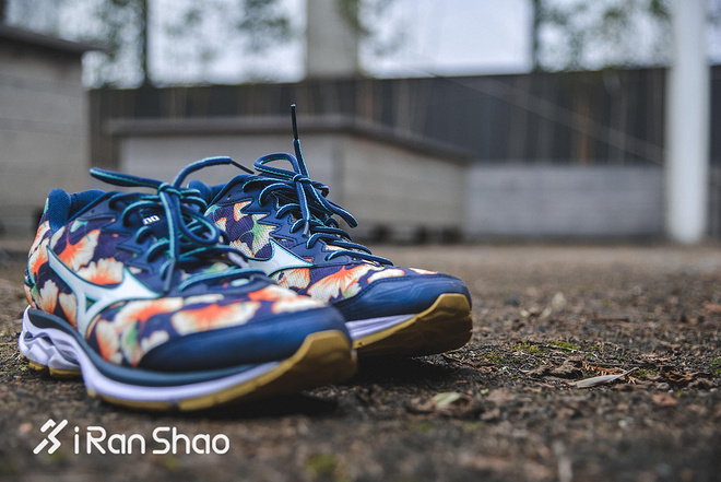 跑鞋 | Mizuno Wave Rider 20 出色脚感 历代最优