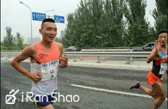 人物 | 厦马国内冠军管油胜：背靠背跑北马，也是中国第一