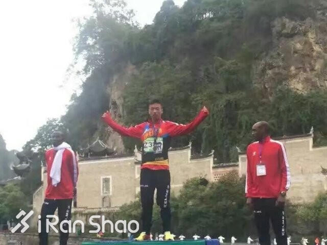 人物 | 厦马国内冠军管油胜：背靠背跑北马，也是中国第一