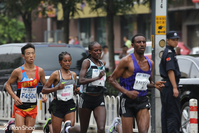 人物 | 厦马国内冠军管油胜：背靠背跑北马，也是中国第一