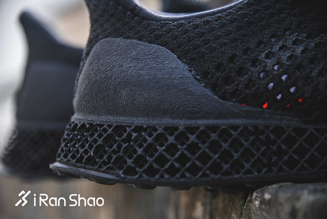 Weekly Gear |  近看adidas 3D Runner 这双炒至3000美元的跑鞋