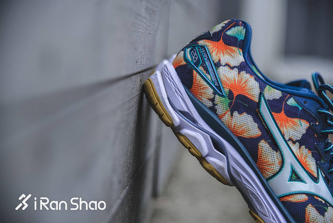 跑鞋 | Mizuno Wave Rider 20 出色脚感 历代最优